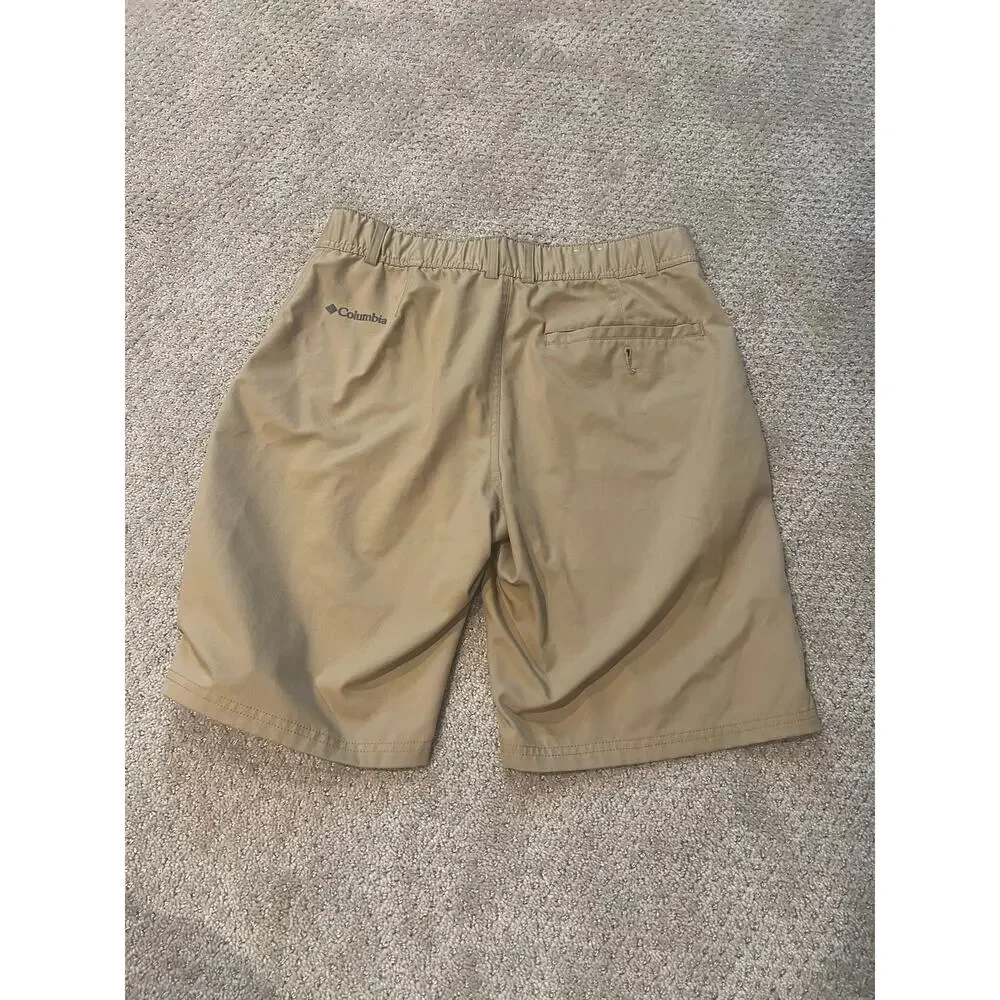 Khaki Columbia Shorts (32)